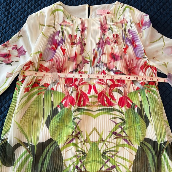 Ted Baker London pleated floral top size 2/US 6 - Picture 7 of 9